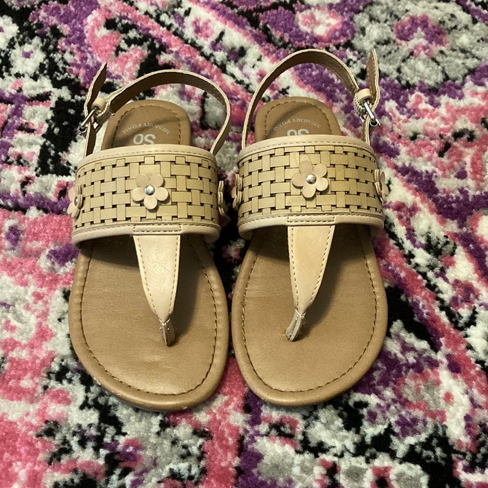 🌖 SO tan sandals size 2 flower detail
